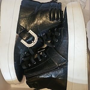 Vince Camuto sneaker boots sz 8 1/2 patent leather